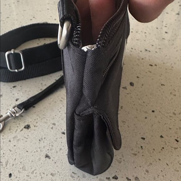 Baggallini Black Nylon Small Crossbody Bag Fanny Pack Zipper Closure Casual EUC - Picture 8 of 12